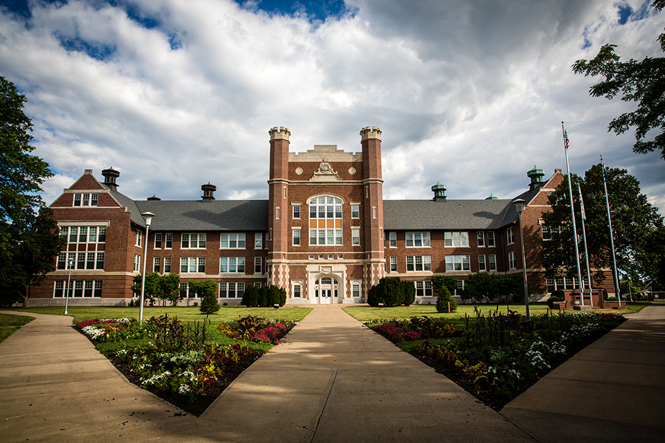 Northwest Missouri State University Honor Society   Uni Campus 19509